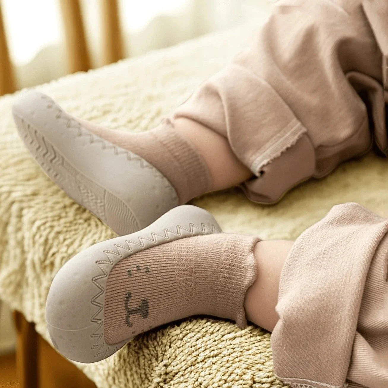 BabyStep™ - Anti-Rutsch Babyschuhe - SmartPlayground Int.