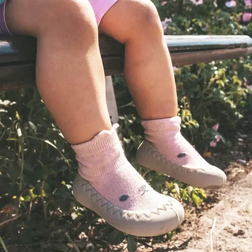 BabyStep™ - Anti-Rutsch Babyschuhe - SmartPlayground Int.